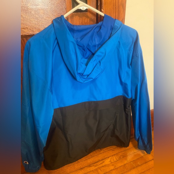 🆕 Champion Windbreaker. Size M - Picture 2 of 3